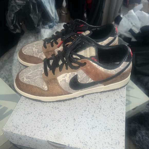 Shoes - Picture 1 of 2
